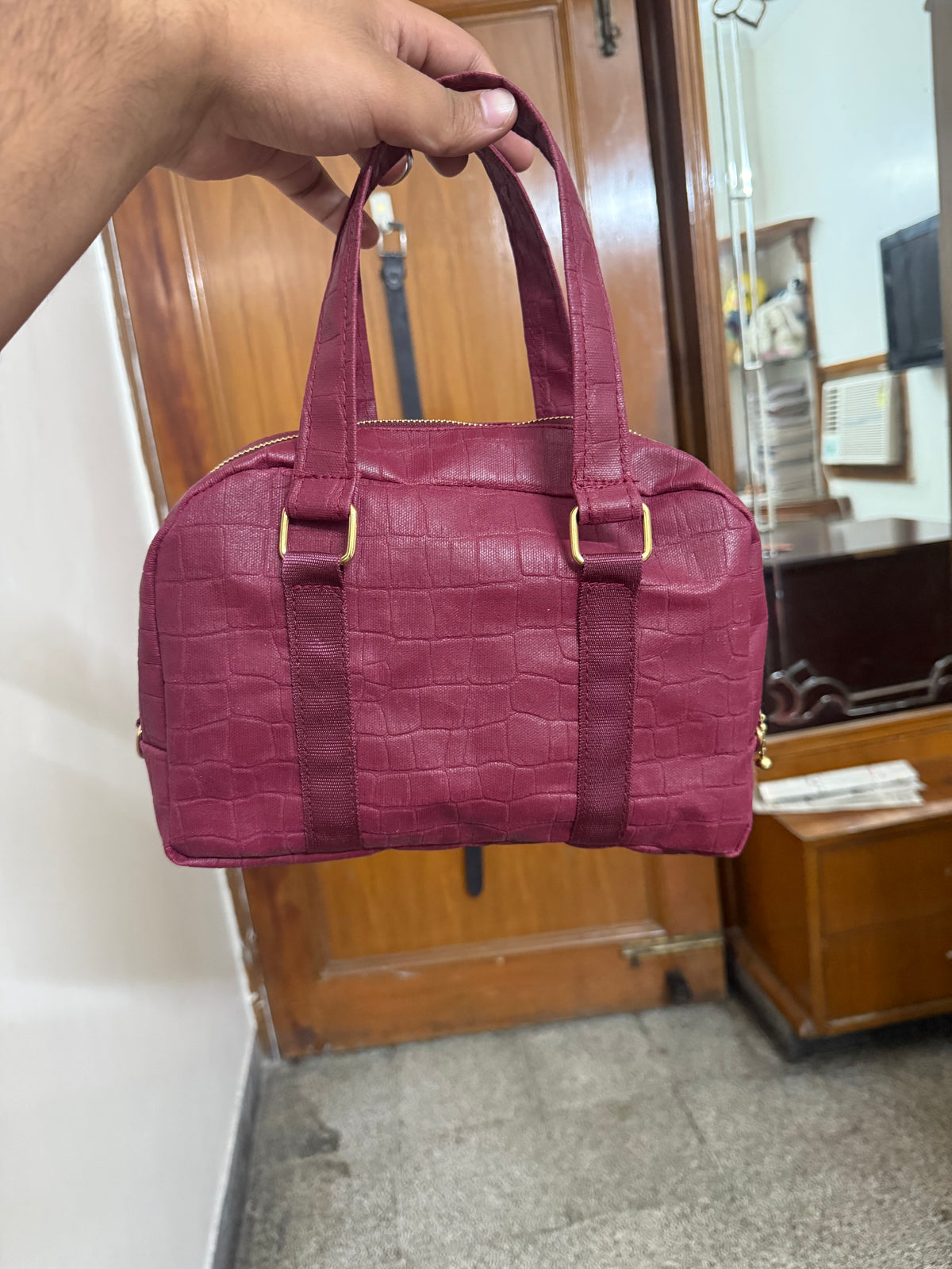 Burgundy Croco Unisex Handbag